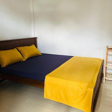J & J Homestay Jaffna Exterior foto